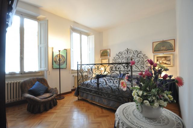 Sandrelli Apartment (sleeps 3+2) in Florence city center