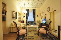 Olimpo apartment (sleep 8) in Florence city center